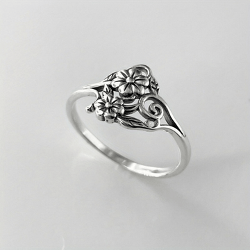Silver Flower Ornate Ring by Rose & Oliver - product image 1
